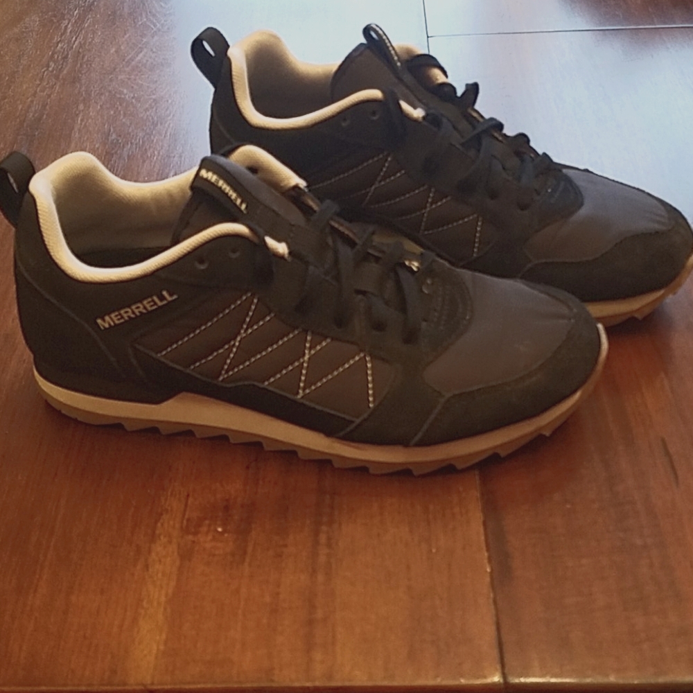 Womens sneakers